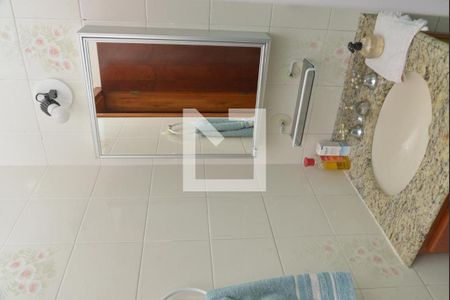 Casa à venda com 200m², 4 quartos e 3 vagasBanheiro