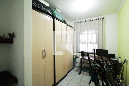 Casa à venda com 179m², 3 quartos e 2 vagasQuarto 2