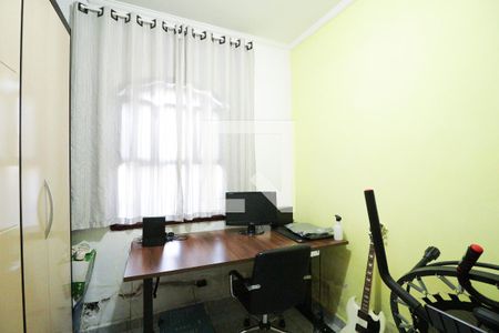 Casa à venda com 179m², 3 quartos e 2 vagasQuarto 2