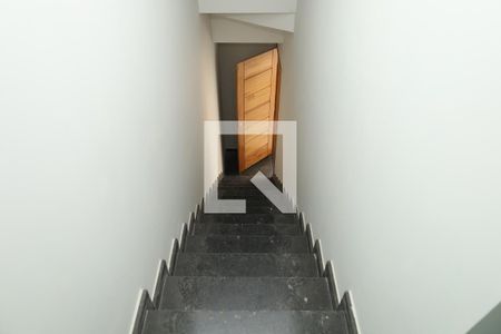 Casa à venda com 130m², 2 quartos e 3 vagasEscada