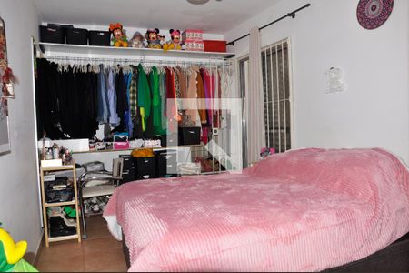 Casa à venda com 150m², 3 quartos e 4 vagas Casa à venda com 150m², 3 quartos e 4 vagasDetalhe - Quarto 03 com Suíte