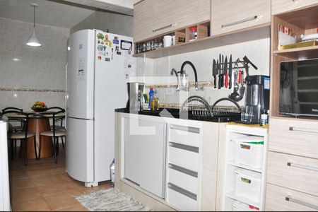 Casa à venda com 150m², 3 quartos e 4 vagas Casa à venda com 150m², 3 quartos e 4 vagasDetalhe - Cozinha