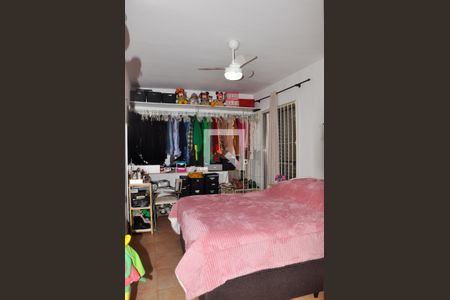 Casa à venda com 150m², 3 quartos e 4 vagas Casa à venda com 150m², 3 quartos e 4 vagasDetalhe - Quarto 03 com Suíte