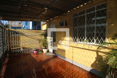 Casa à venda com 90m², 2 quartos e 1 vagaGaragem e Quintal