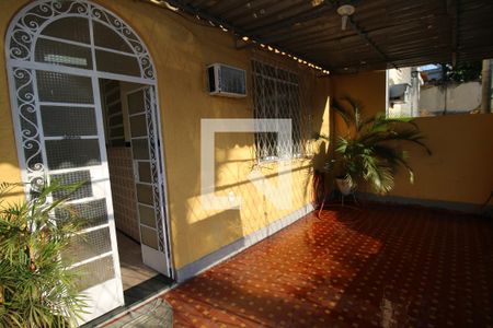 Casa à venda com 90m², 2 quartos e 1 vagaGaragem e Quintal