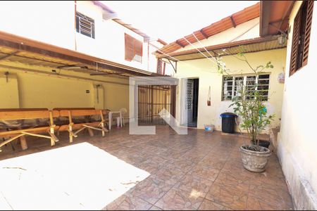 Casa à venda com 267m², 4 quartos e 4 vagas Casa à venda com 267m², 4 quartos e 4 vagasArea privativa