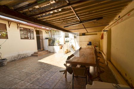 Casa à venda com 267m², 4 quartos e 4 vagas Casa à venda com 267m², 4 quartos e 4 vagasArea privativa