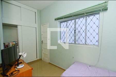 Casa à venda com 267m², 4 quartos e 4 vagas Casa à venda com 267m², 4 quartos e 4 vagasQuarto2