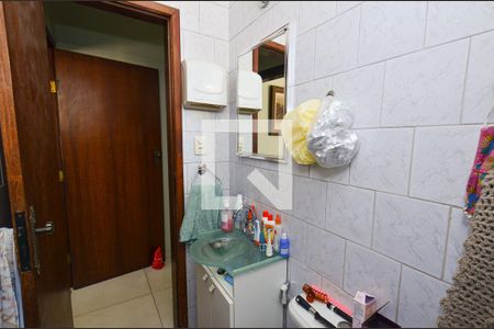 Casa à venda com 267m², 4 quartos e 4 vagas Casa à venda com 267m², 4 quartos e 4 vagasBanheiro social2