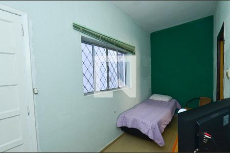 Casa à venda com 267m², 4 quartos e 4 vagas Casa à venda com 267m², 4 quartos e 4 vagasQuarto2