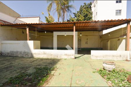Casa à venda com 267m², 4 quartos e 4 vagas Casa à venda com 267m², 4 quartos e 4 vagasQuintal