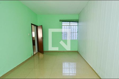 Casa à venda com 267m², 4 quartos e 4 vagas Casa à venda com 267m², 4 quartos e 4 vagasQuarto4