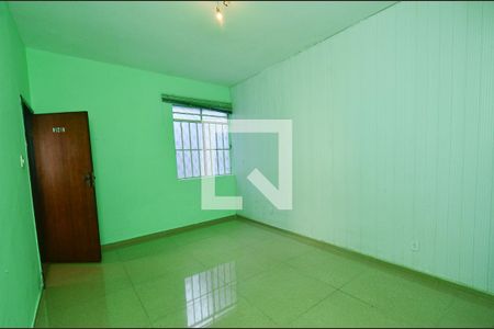 Casa à venda com 267m², 4 quartos e 4 vagas Casa à venda com 267m², 4 quartos e 4 vagasQuarto4