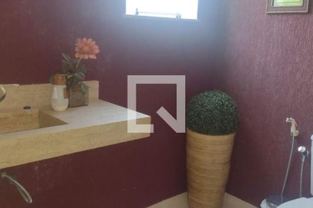 Casa à venda com 178m², 4 quartos e 2 vagas