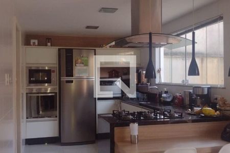 Casa à venda com 178m², 4 quartos e 2 vagas