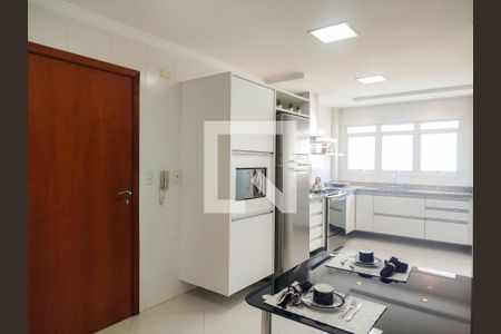 Apartamento à venda com 155m², 3 quartos e 2 vagas Apartamento à venda com 155m², 3 quartos e 2 vagasCozinha