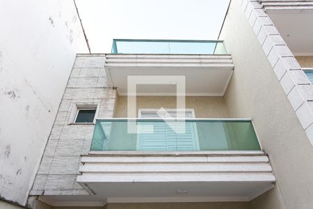 Casa à venda com 130m², 2 quartos e 2 vagasFachada