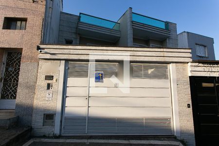 Casa à venda com 130m², 2 quartos e 2 vagasFachada