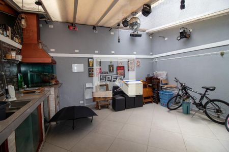 Casa à venda com 220m², 3 quartos e 4 vagasQuintal