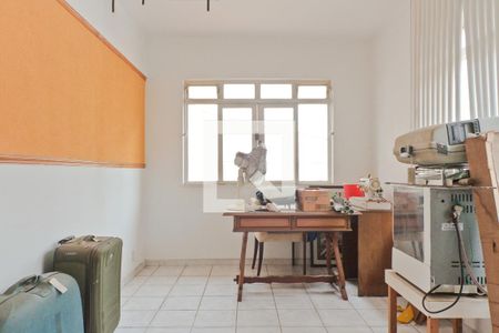 Casa à venda com 180m², 3 quartos e 5 vagas Casa à venda com 180m², 3 quartos e 5 vagasEdícula