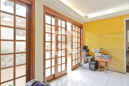 Casa à venda com 180m², 3 quartos e 5 vagas Casa à venda com 180m², 3 quartos e 5 vagasEdícula