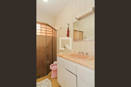 Casa à venda com 180m², 3 quartos e 5 vagas Casa à venda com 180m², 3 quartos e 5 vagasBanheiro
