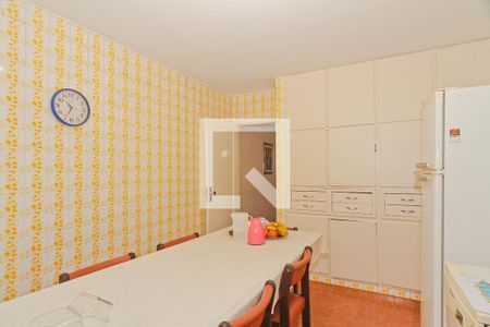 Casa à venda com 180m², 3 quartos e 5 vagas Casa à venda com 180m², 3 quartos e 5 vagasCozinha