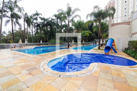 Apartamento à venda com 95m², 3 quartos e 2 vagas Apartamento à venda com 95m², 3 quartos e 2 vagasÁrea comum - Piscina