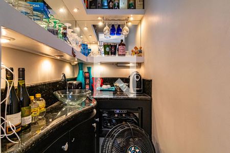 Apartamento à venda com 95m², 3 quartos e 2 vagas Apartamento à venda com 95m², 3 quartos e 2 vagasAdega