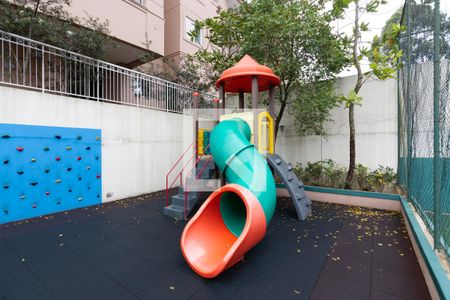 Apartamento à venda com 95m², 3 quartos e 2 vagas Apartamento à venda com 95m², 3 quartos e 2 vagasÁrea comum - Playground