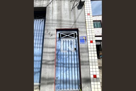 Casa à venda com 150m², 2 quartos e sem vaga Casa à venda com 150m², 2 quartos e sem vagaFachada
