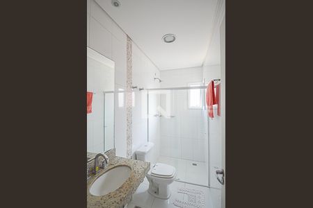 Casa à venda com 246m², 3 quartos e 5 vagasBanheiro da Suíte