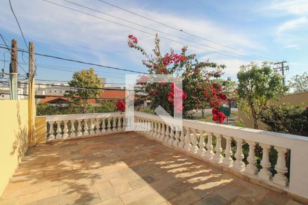 Casa à venda com 374m², 4 quartos e 1 vaga Casa à venda com 374m², 4 quartos e 1 vagaÁrea externa