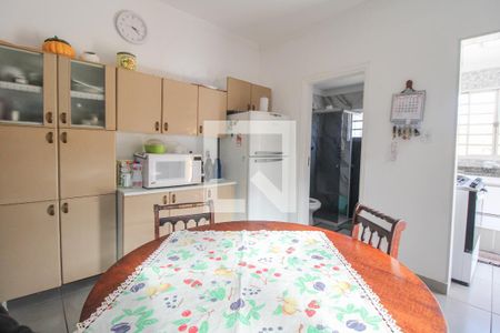 Casa à venda com 374m², 4 quartos e 1 vaga Casa à venda com 374m², 4 quartos e 1 vagaCozinha