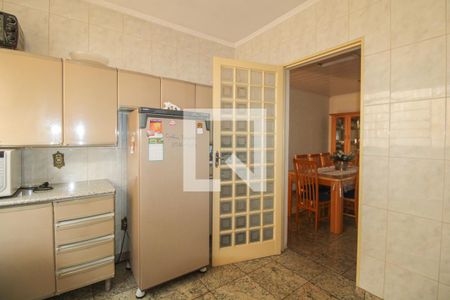 Casa à venda com 374m², 4 quartos e 1 vaga Casa à venda com 374m², 4 quartos e 1 vagaCozinha