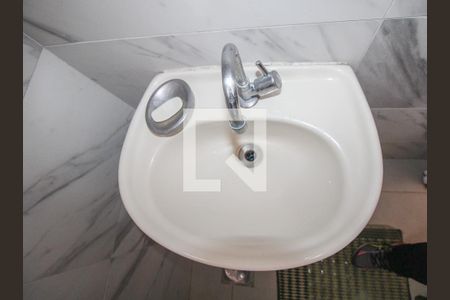 Casa à venda com 374m², 4 quartos e 1 vaga Casa à venda com 374m², 4 quartos e 1 vagaBanheiro