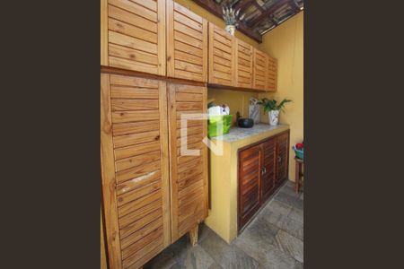 Casa à venda com 374m², 4 quartos e 1 vaga Casa à venda com 374m², 4 quartos e 1 vagaÁrea de serviço