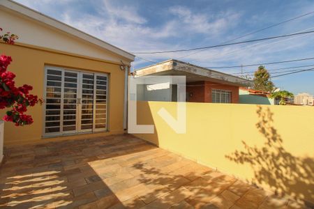 Casa à venda com 374m², 4 quartos e 1 vaga Casa à venda com 374m², 4 quartos e 1 vagaÁrea externa