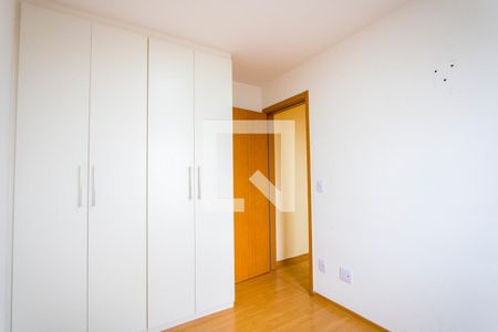 Quarto 1 de apartamento para alugar com 2 quartos, 43m² em Parque São Vicente, Mauá