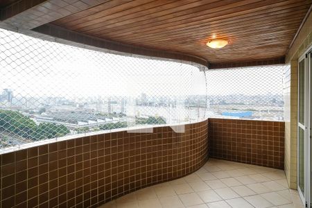 Apartamento à venda com 176m², 4 quartos e 3 vagasVaranda da suíte 1 e da sala