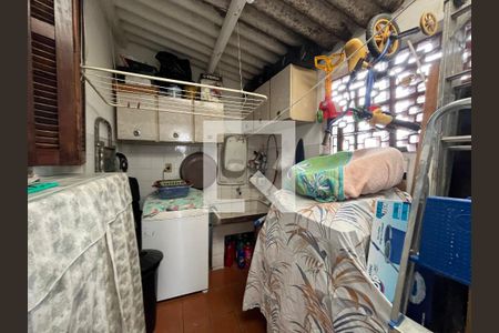 Casa à venda com 175m², 2 quartos e 2 vagas Casa à venda com 175m², 2 quartos e 2 vagasÁrea de Serviço