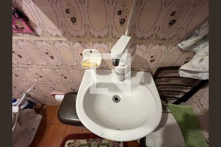 Casa à venda com 175m², 2 quartos e 2 vagas Casa à venda com 175m², 2 quartos e 2 vagasBanheiro