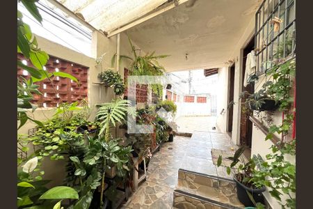 Casa à venda com 175m², 2 quartos e 2 vagas Casa à venda com 175m², 2 quartos e 2 vagasÁrea externa