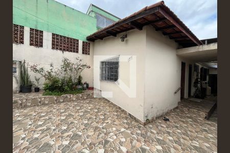 Casa à venda com 175m², 2 quartos e 2 vagas Casa à venda com 175m², 2 quartos e 2 vagasGaragem