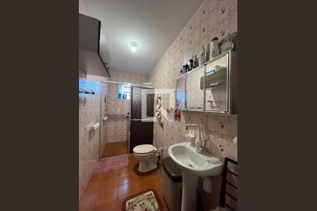 Casa à venda com 175m², 2 quartos e 2 vagas Casa à venda com 175m², 2 quartos e 2 vagasBanheiro