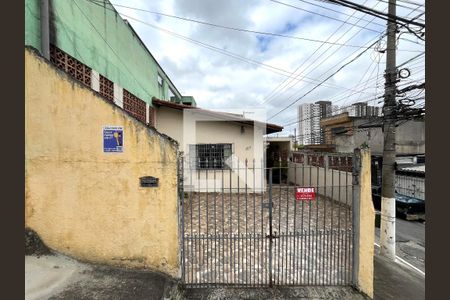 Casa à venda com 175m², 2 quartos e 2 vagas Casa à venda com 175m², 2 quartos e 2 vagasFachada