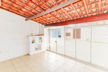 Casa à venda com 115m², 2 quartos e 2 vagas Casa à venda com 115m², 2 quartos e 2 vagasGaragem