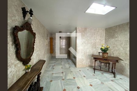 Apartamento à venda com 115m², 4 quartos e 2 vagasHall social