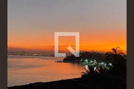 Apartamento à venda com 152m², 4 quartos e 2 vagas Apartamento à venda com 152m², 4 quartos e 2 vagasVista