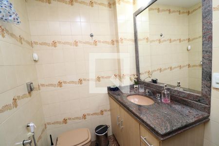 Apartamento à venda com 152m², 4 quartos e 2 vagasBanheiro Social